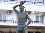 Der Kolo� von Faliraki: 6 Meter hoher Kitsch