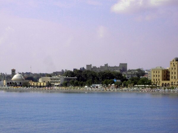 Blick von der Symi-F�hre auf Rhodos-Stadt